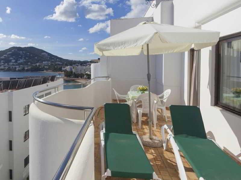 Apartamentos Bon Lloc Santa Eularia des Riu Exterior photo