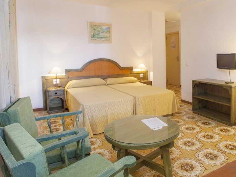 Apartamentos Bon Lloc Santa Eularia des Riu Exterior photo