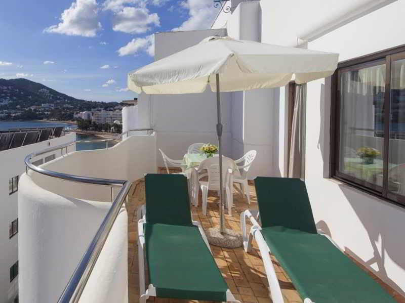 Apartamentos Bon Lloc Santa Eularia des Riu Exterior photo