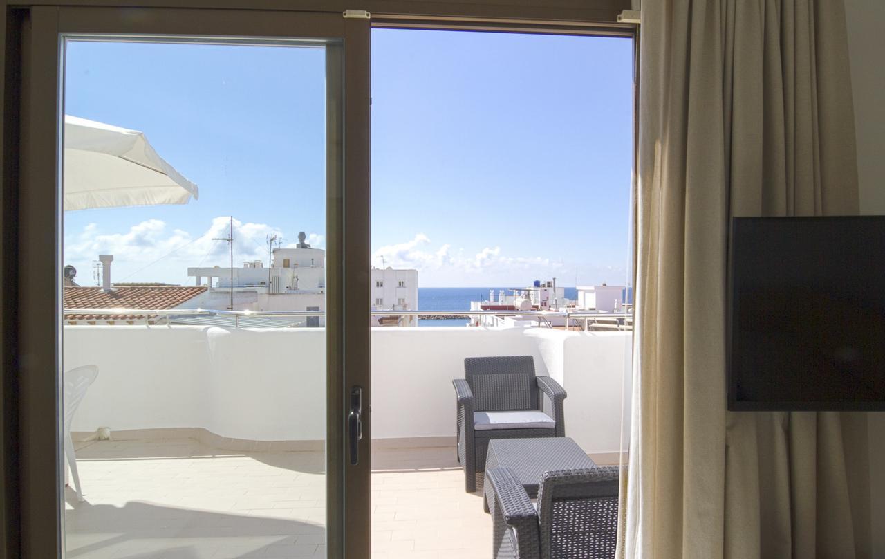 Apartamentos Bon Lloc Santa Eularia des Riu Exterior photo