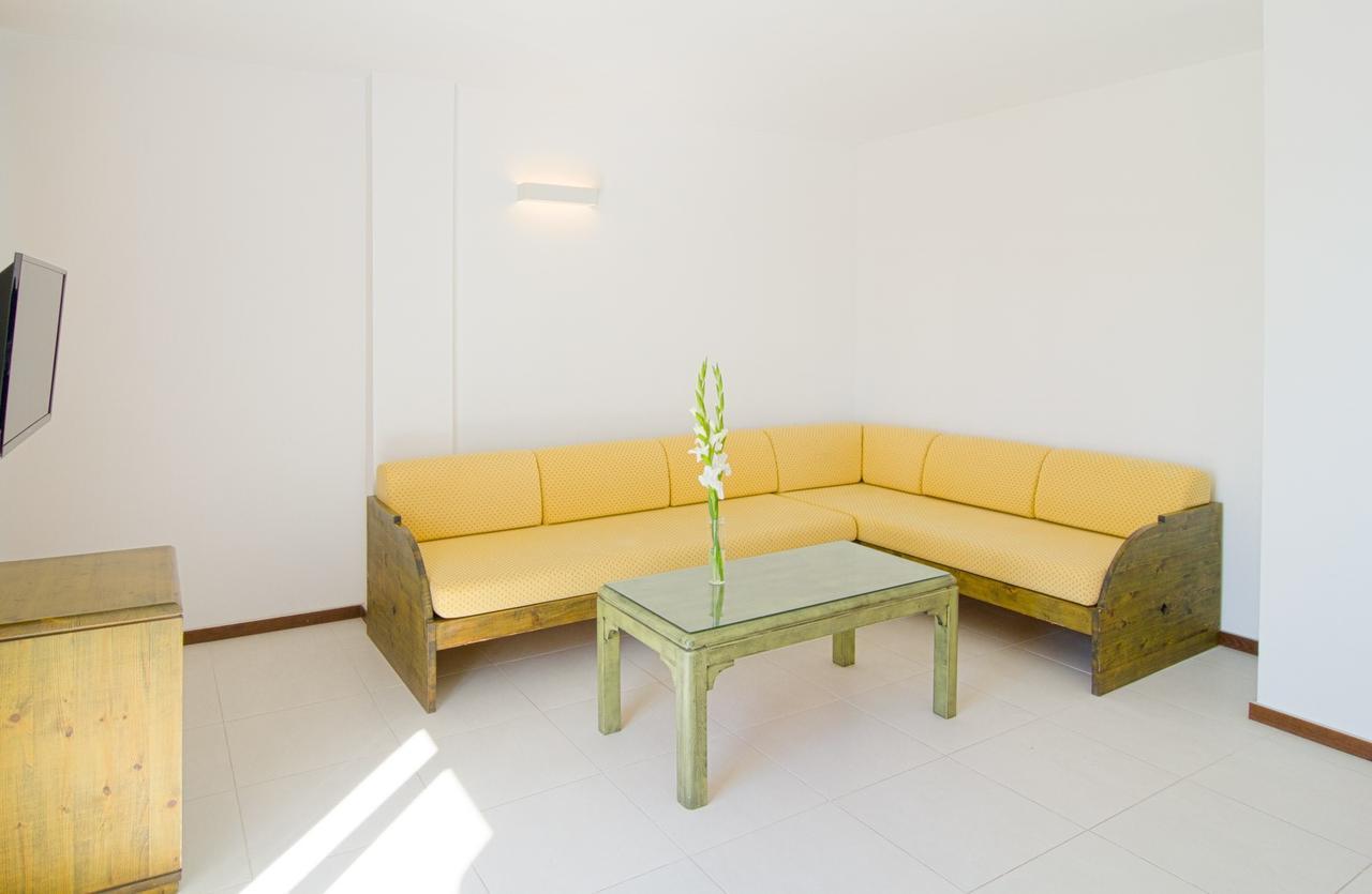 Apartamentos Bon Lloc Santa Eularia des Riu Exterior photo