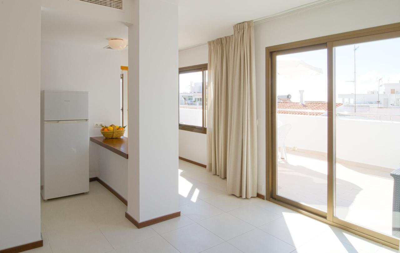 Apartamentos Bon Lloc Santa Eularia des Riu Exterior photo