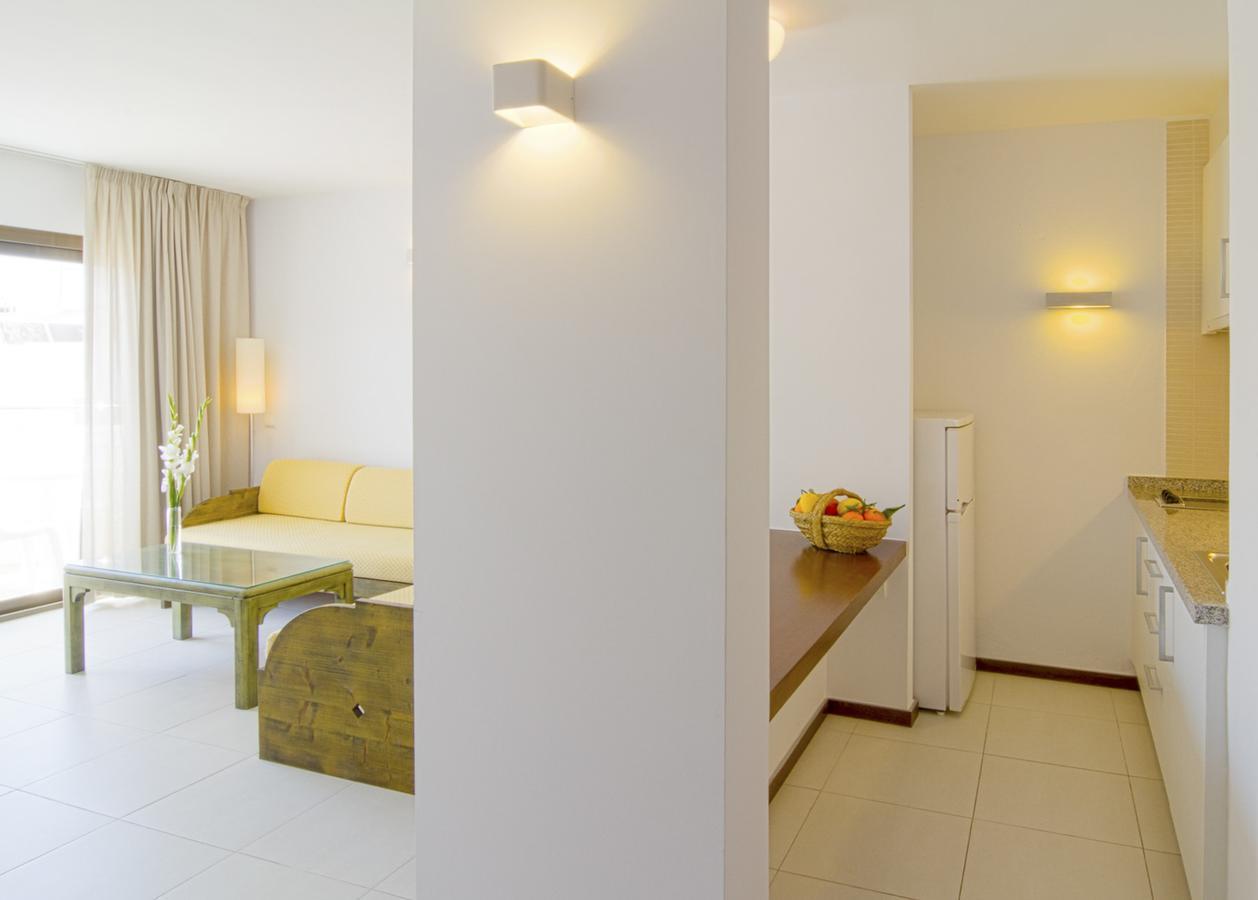 Apartamentos Bon Lloc Santa Eularia des Riu Exterior photo