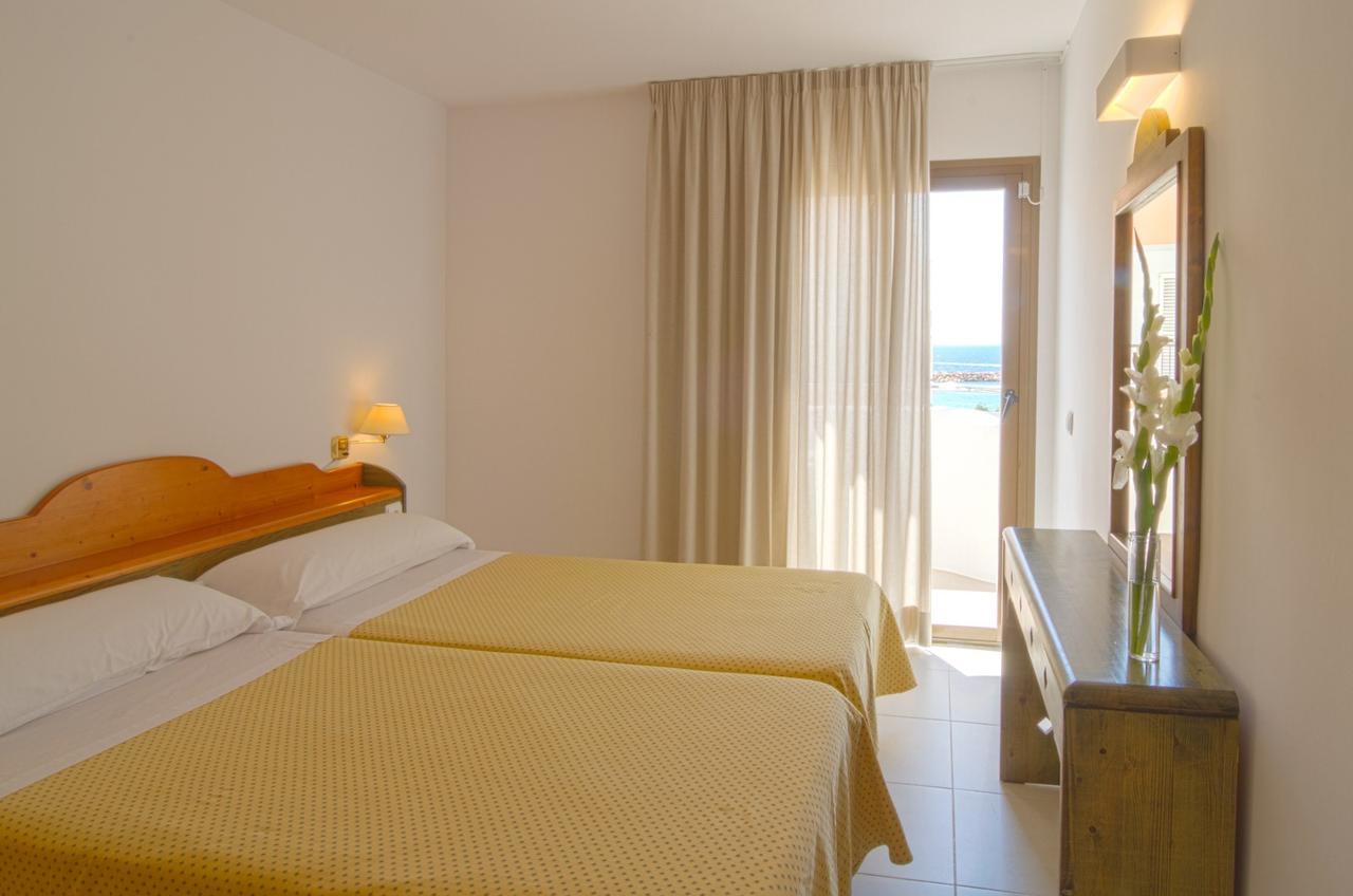 Apartamentos Bon Lloc Santa Eularia des Riu Exterior photo