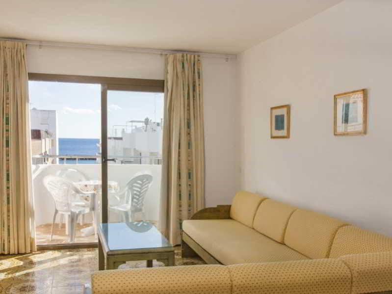 Apartamentos Bon Lloc Santa Eularia des Riu Exterior photo