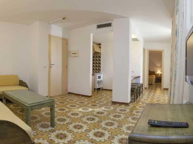 Apartamentos Bon Lloc Santa Eularia des Riu Exterior photo