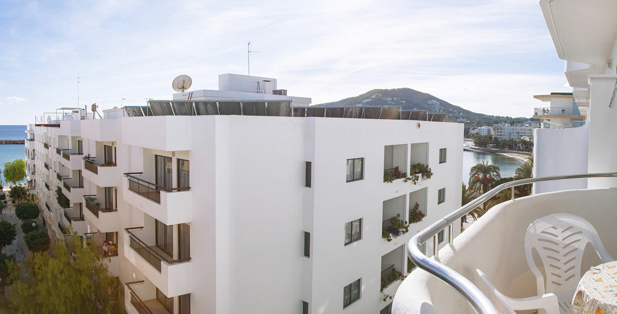 Apartamentos Bon Lloc Santa Eularia des Riu Exterior photo