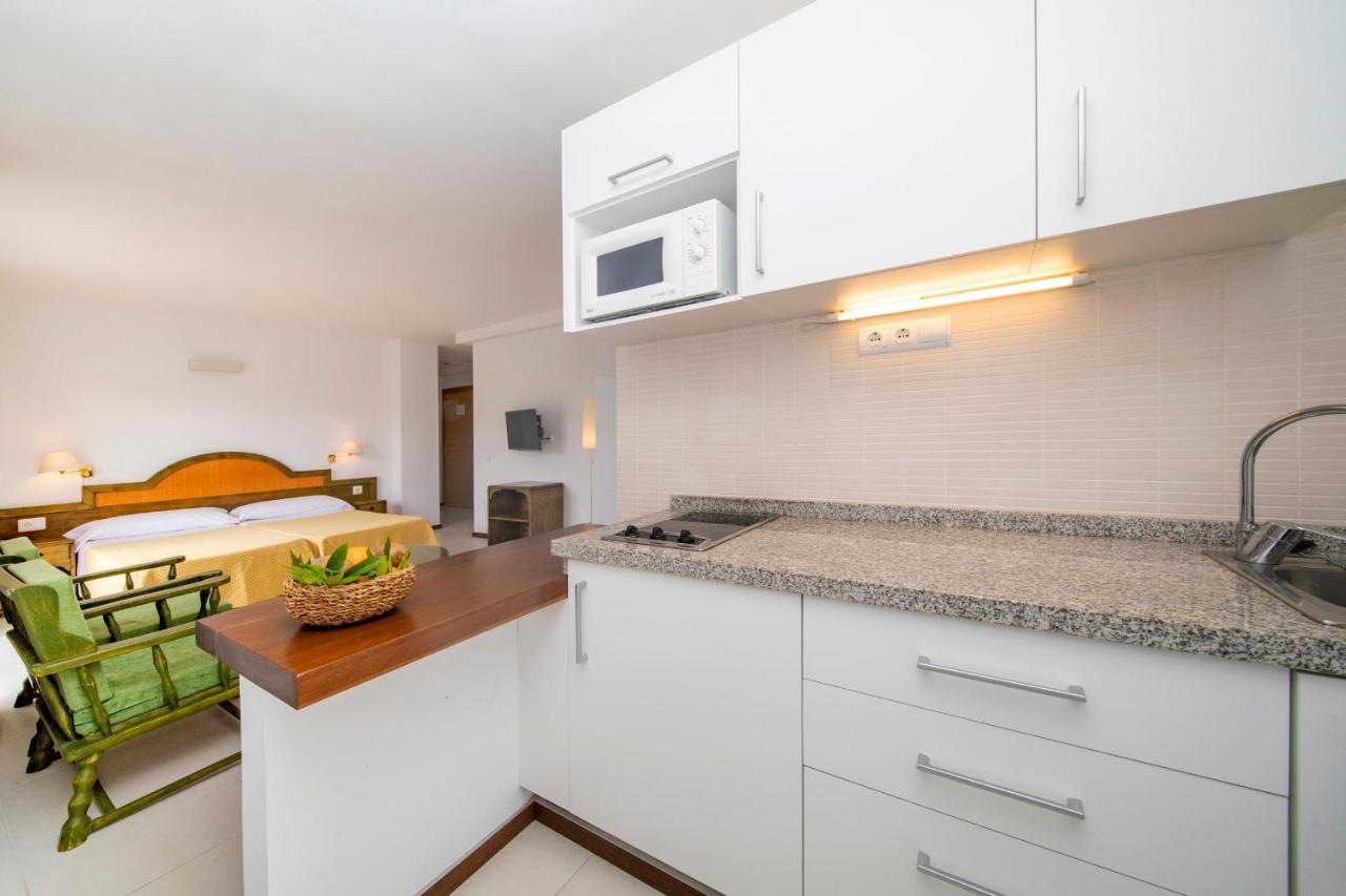 Apartamentos Bon Lloc Santa Eularia des Riu Exterior photo