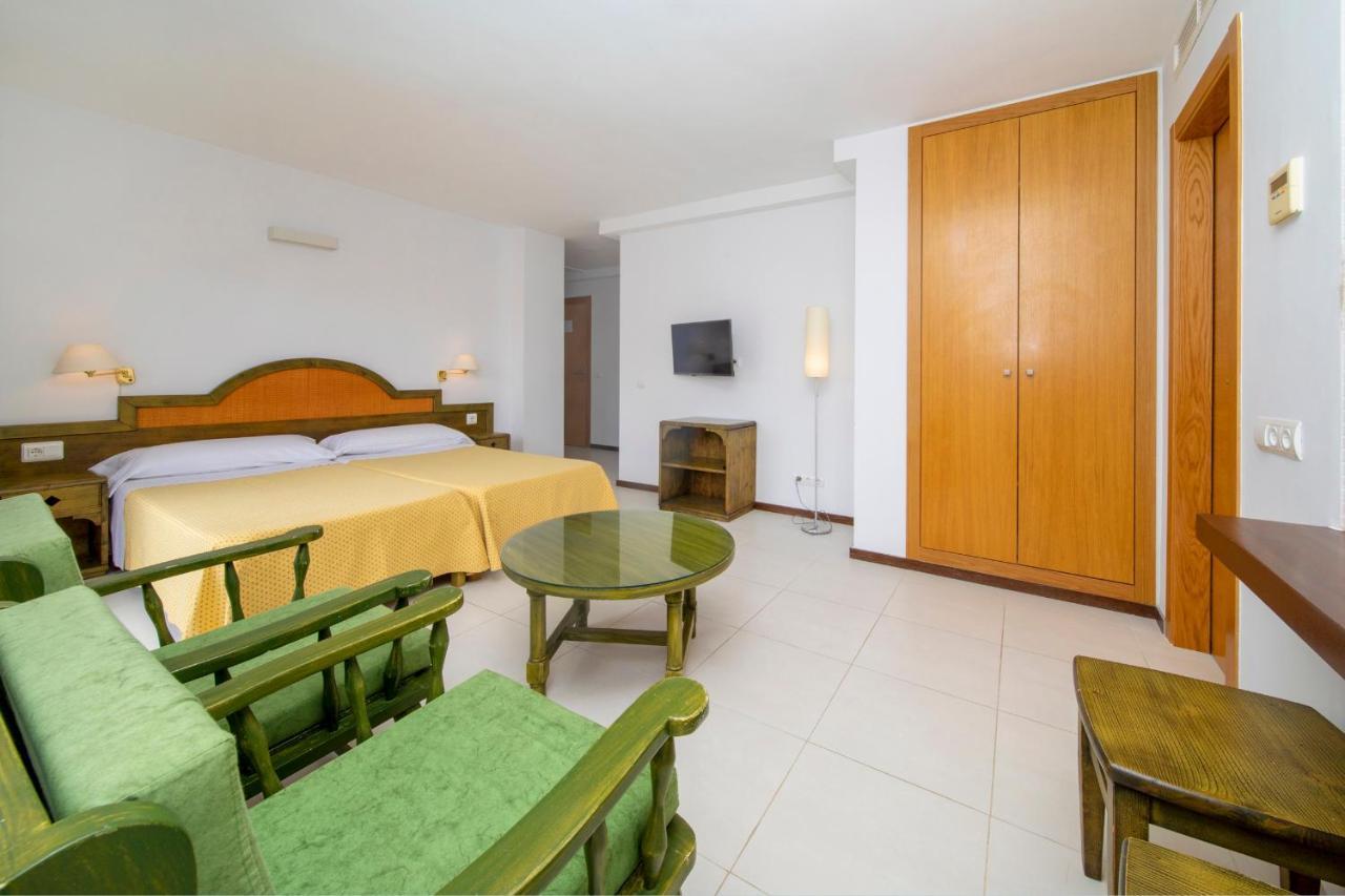 Apartamentos Bon Lloc Santa Eularia des Riu Exterior photo