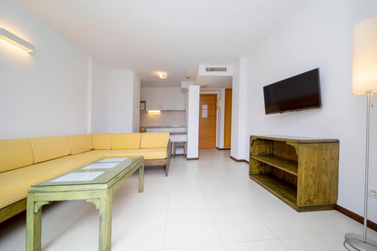 Apartamentos Bon Lloc Santa Eularia des Riu Exterior photo