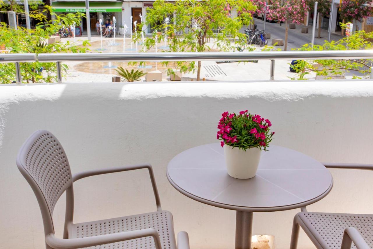 Apartamentos Bon Lloc Santa Eularia des Riu Exterior photo